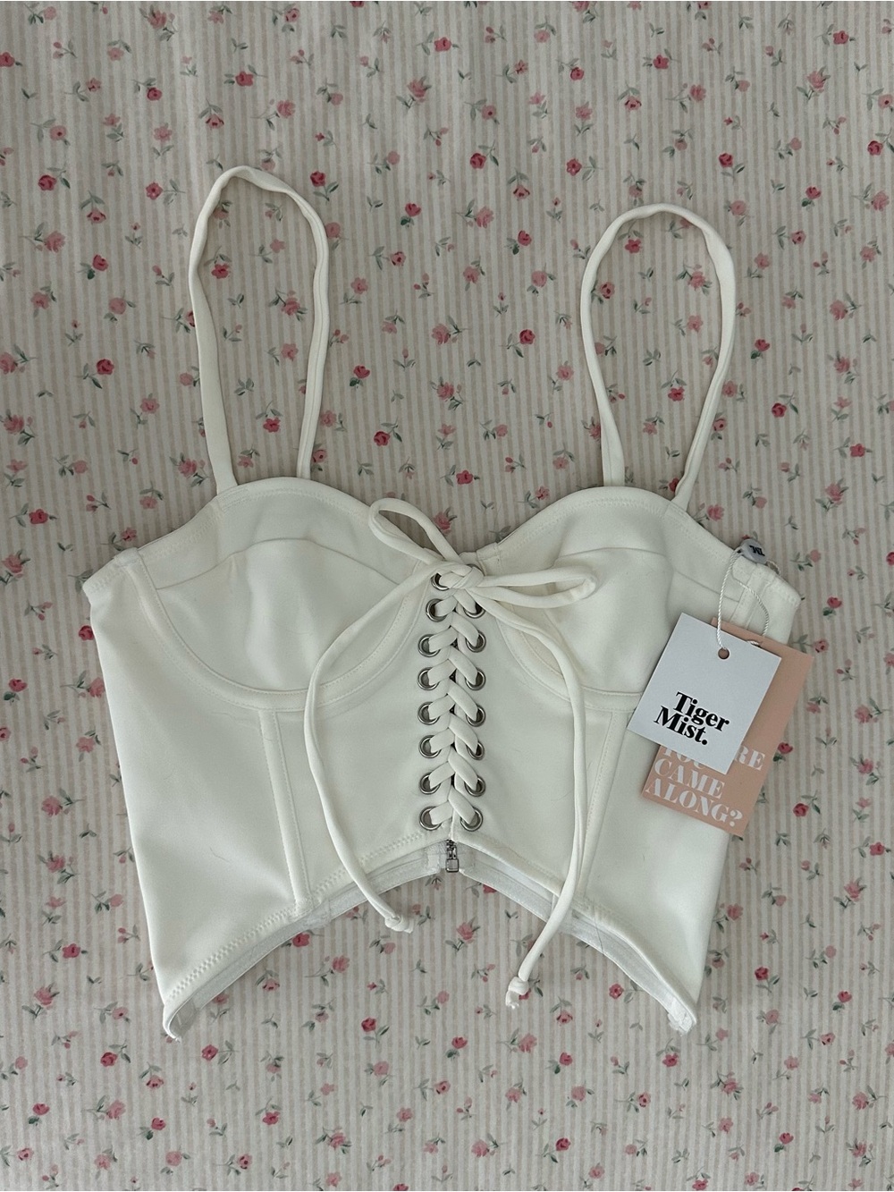 tiger mist “leslie top” in white